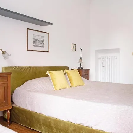 - Centre, Lake, 10' Car - Free Parking Self Check-in Airco