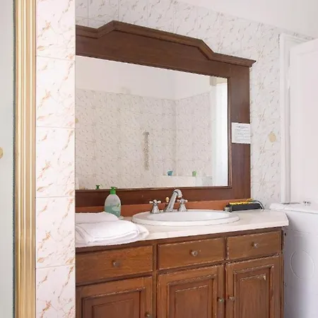 Helios - Centre, Lake, 10' Car - Free Parking Self Check-in Airco Apartment *