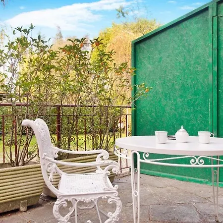Helios - Centre, Lake, 10' Car - Free Parking Self Check-in Airco Apartment Varese