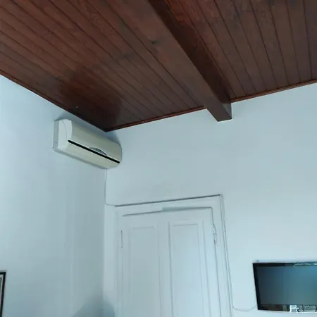 Apartment Helios - Centre, Lake, 10' Car - Free Parking Self Check-in Airco Varese